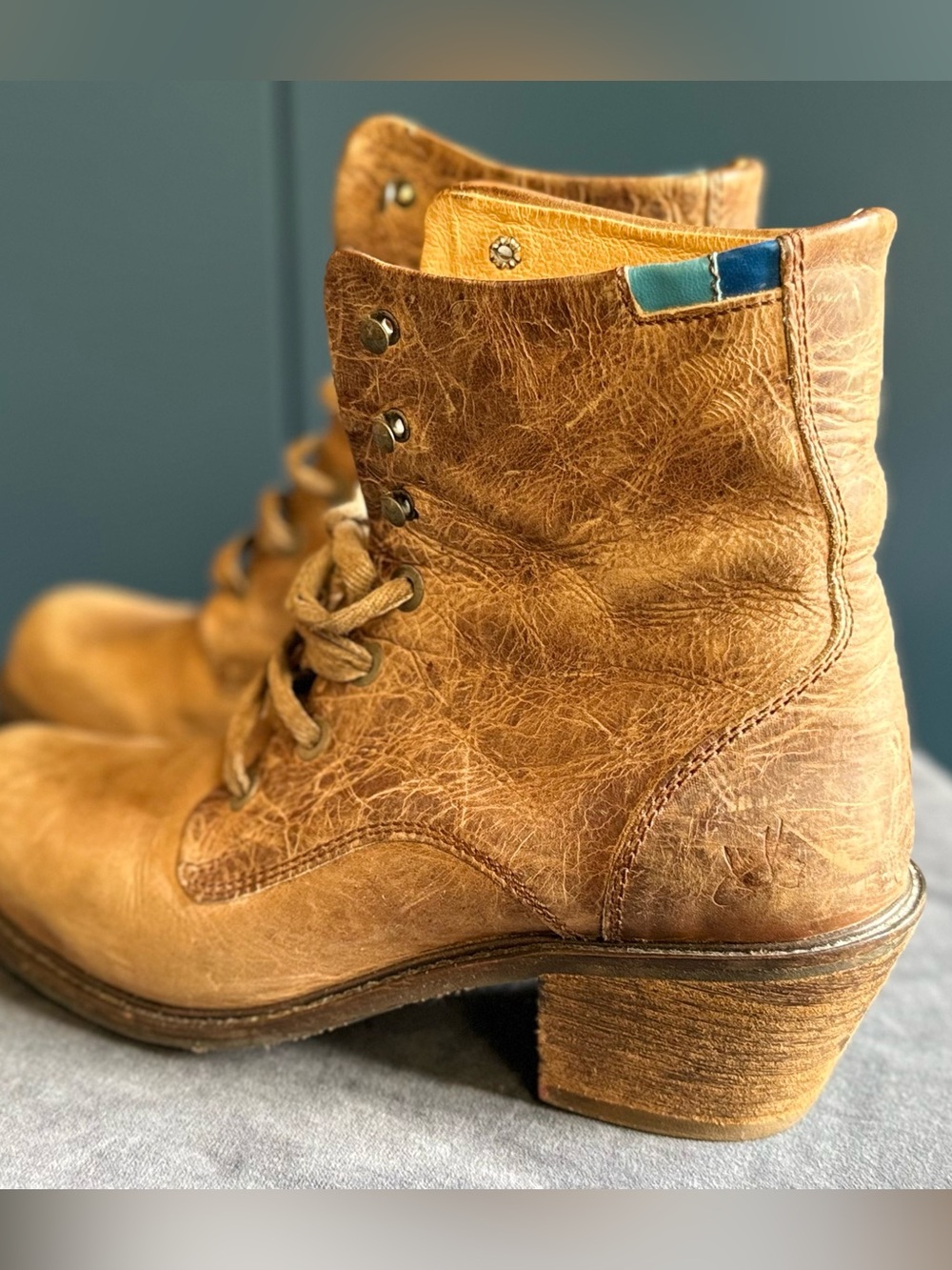 John Fluevog “Wanderer” Lace up ankle boot.( Early distressed leather edition) - Picture 3 of 3